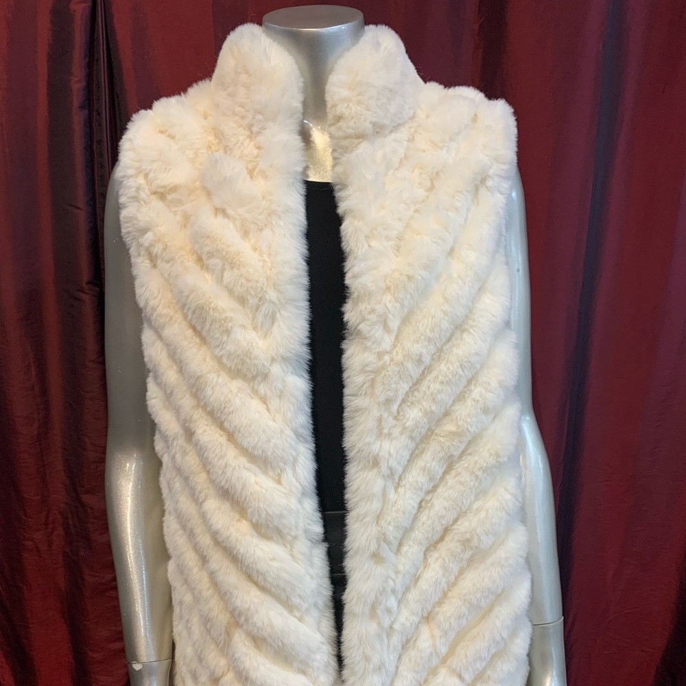Jayley cream faux fur vest
